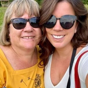 Meet your Posher, Suzanne